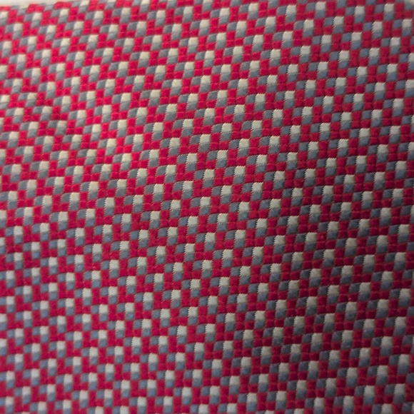 Daniel De Fasson Men's 100% Silk Handmade Tie - Red, Gray & White Pattern - Picture 3 of 6